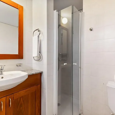2 Bedroom Assia With Communal Pool, Aphrodite Hills Apartament
