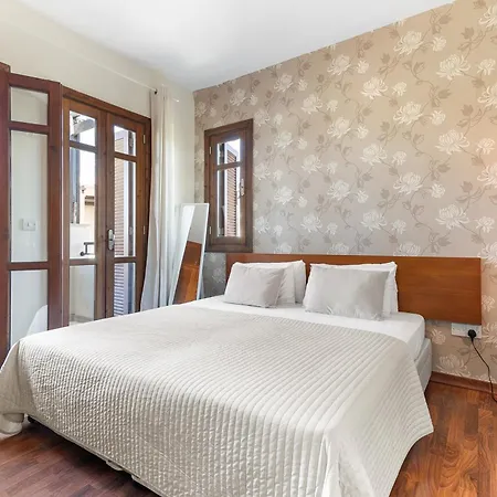 2 Bedroom Assia With Communal Pool, Aphrodite Hills Apartament