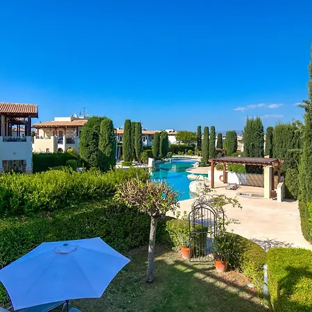 2 Bedroom Assia With Communal Pool, Aphrodite Hills * Kouklia
