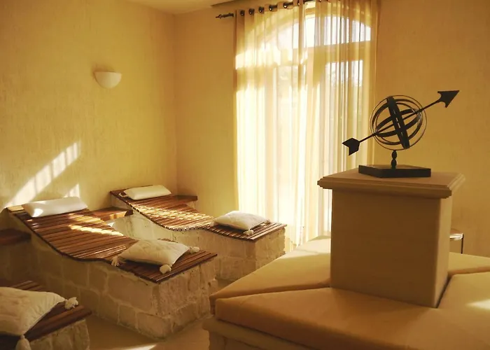 2 Bedroom Assia With Communal Pool, Aphrodite Hills *