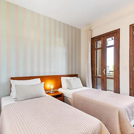 شقة 2 Bedroom Assia With Communal Pool, Aphrodite Hills كوكليا