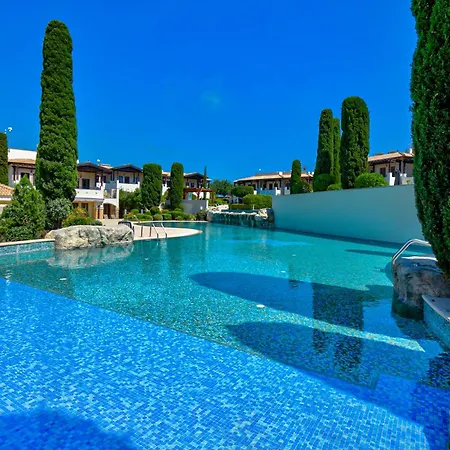 Apartment 2 Bedroom Assia With Communal Pool, Aphrodite Hills