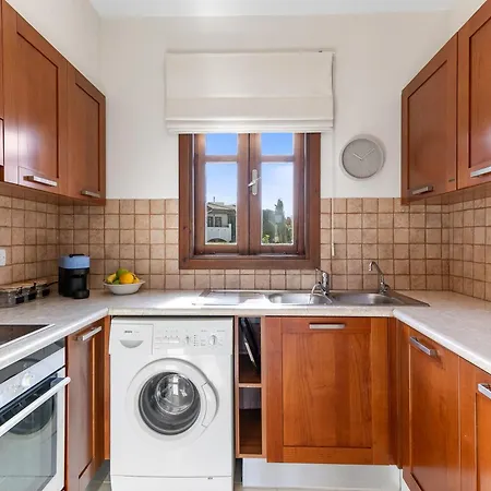 2 Bedroom Assia With Communal Pool, Aphrodite Hills * Kouklia
