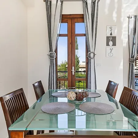 2 Bedroom Assia With Communal Pool, Aphrodite Hills Kouklia