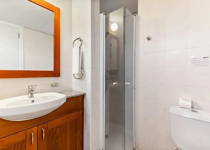 2 Bedroom Assia With Communal Pool, Aphrodite Hills アパート