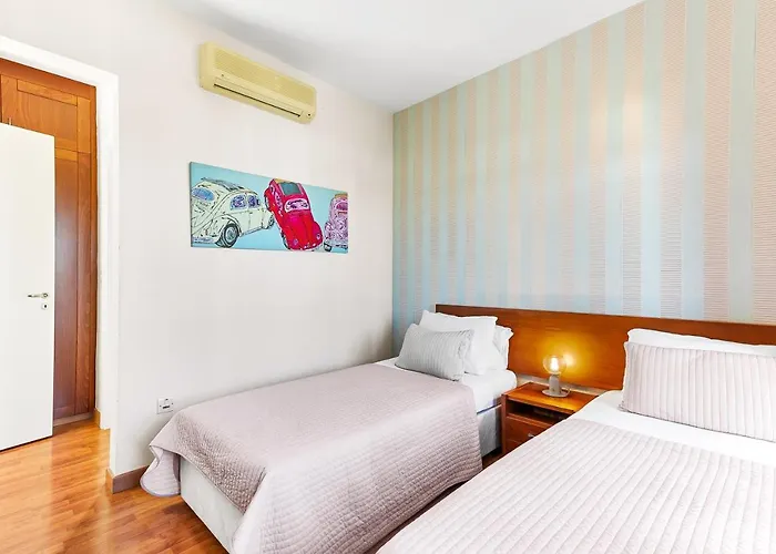 2 Bedroom Assia With Communal Pool, Aphrodite Hills アパート *