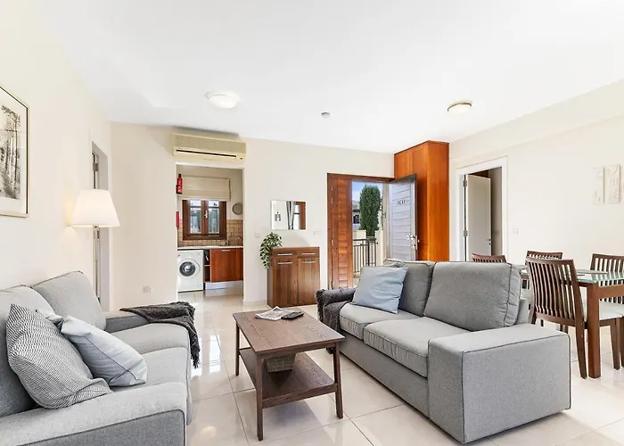 2 Bedroom Assia With Communal Pool, Aphrodite Hills Lägenhet *