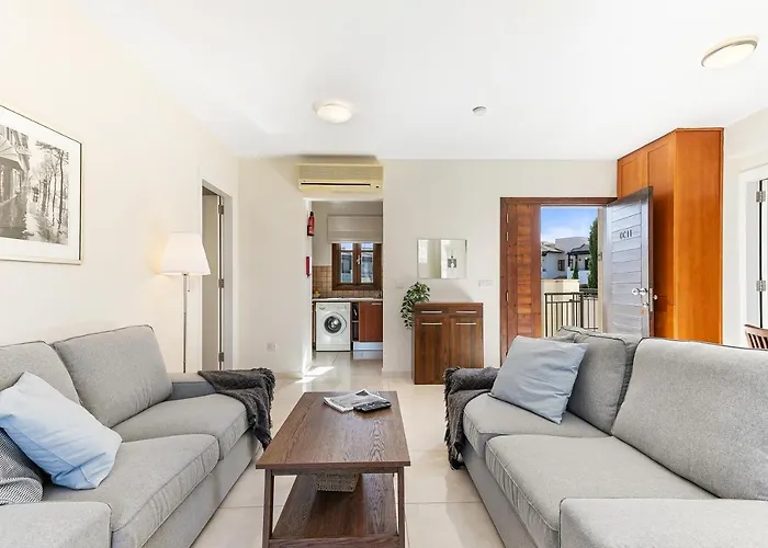 Lägenhet 2 Bedroom Assia With Communal Pool, Aphrodite Hills